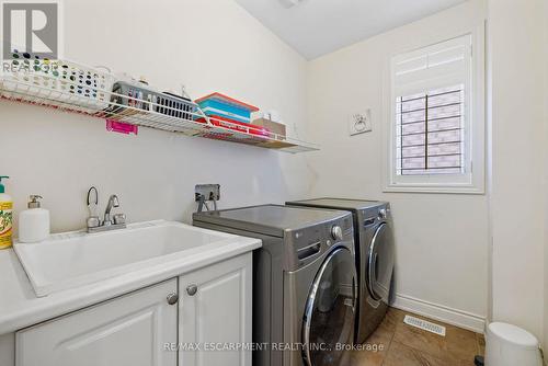 114 Chaumont Drive, Hamilton, ON - Indoor Photo Showing Laundry Room