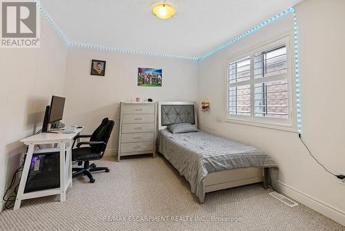 114 Chaumont Drive, Hamilton, ON - Indoor Photo Showing Bedroom