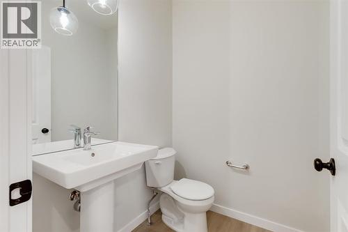 4054 Sawgrass Street Nw, Airdrie, AB - Indoor Photo Showing Bathroom