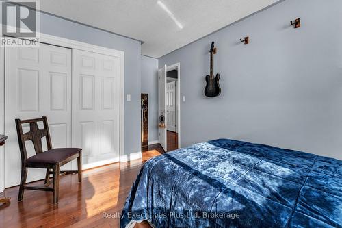 7050 County Road 2 Road, Loyalist (Lennox And Addington - South), ON - Indoor Photo Showing Bedroom