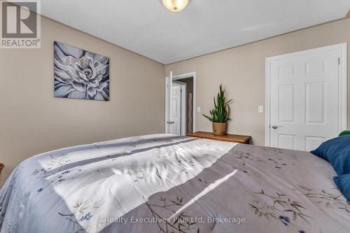 7050 County Road 2 Road, Loyalist (Lennox And Addington - South), ON - Indoor Photo Showing Bedroom