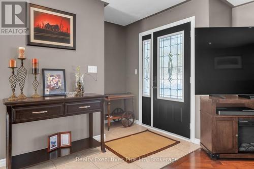 7050 County Road 2 Road, Loyalist (Lennox And Addington - South), ON - Indoor Photo Showing Other Room