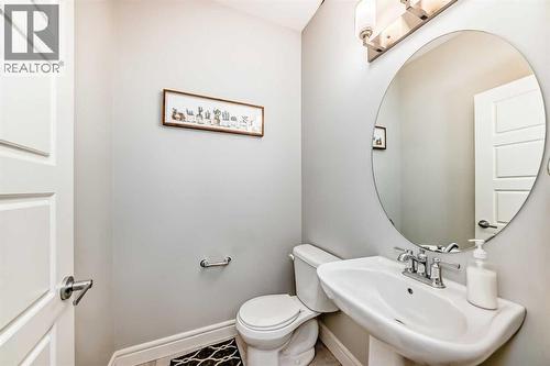 10097 46 Street Ne, Calgary, AB - Indoor Photo Showing Bathroom