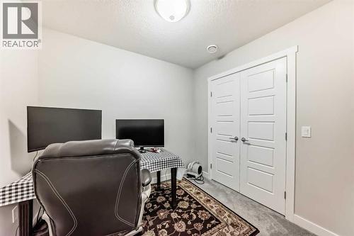 10097 46 Street Ne, Calgary, AB - Indoor Photo Showing Other Room