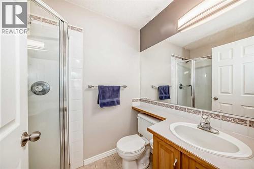 106, 628 56 Avenue Sw, Calgary, AB - Indoor Photo Showing Bathroom