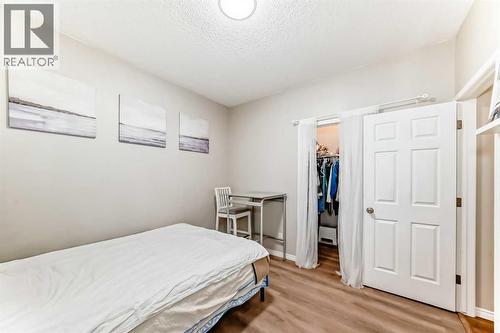 106, 628 56 Avenue Sw, Calgary, AB - Indoor Photo Showing Bedroom