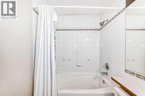 106, 628 56 Avenue Sw, Calgary, AB - Indoor Photo Showing Bathroom