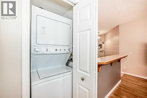 106, 628 56 Avenue Sw, Calgary, AB - Indoor Photo Showing Laundry Room