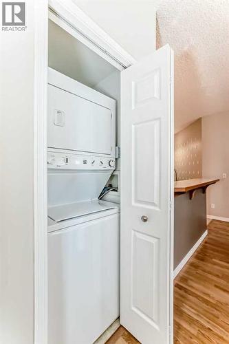 106, 628 56 Avenue Sw, Calgary, AB - Indoor Photo Showing Laundry Room