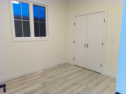 693 Fleet Avenue, Winnipeg, MB - Indoor Photo Showing Other Room