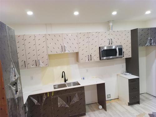 693 Fleet Avenue, Winnipeg, MB - Indoor Photo Showing Other Room