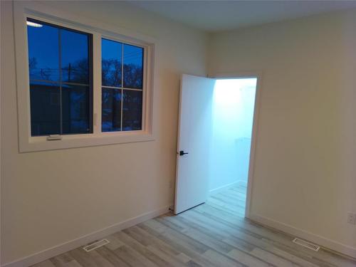 693 Fleet Avenue, Winnipeg, MB - Indoor Photo Showing Other Room