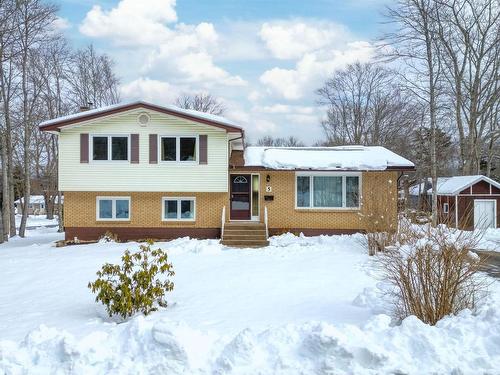 5 Alpine Drive  Bridgewater, NS B4V 3A5