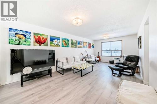 11, 1011 Canterbury Drive SW  Calgary, AB T2W 2S8