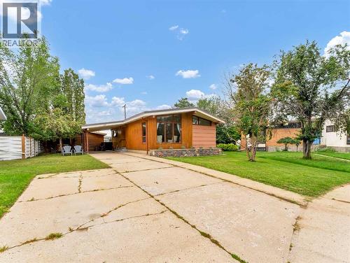 164 Muir Crescent NW  Medicine Hat, AB T1A 6W5