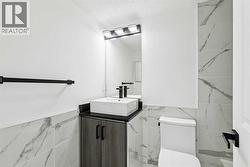 Guest Bathroom - 