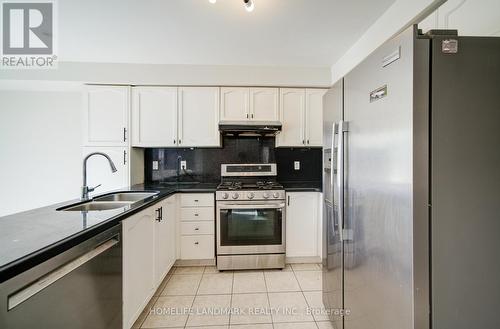4719 Apple Blossom Circle, Mississauga, ON - Indoor Photo Showing Kitchen With Double Sink