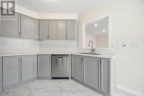 Kitchen - 727 Thompson Road S, Milton, ON - Indoor Photo Showing Kitchen With Double Sink