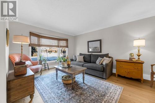Living room with bay window - 2131 Upland Drive, Burlington, ON - Indoor Photo Showing Living Room