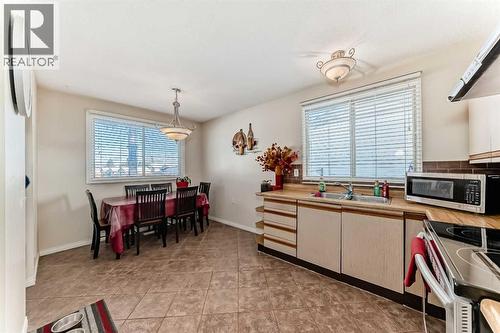 208 Bracewood Road Sw, Calgary, AB - Indoor