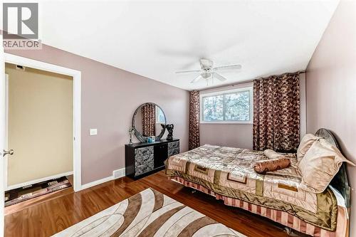 208 Bracewood Road Sw, Calgary, AB - Indoor Photo Showing Bedroom