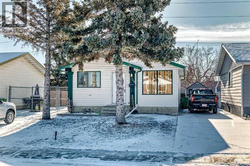 208 Bracewood Road Sw, Calgary, AB - Outdoor