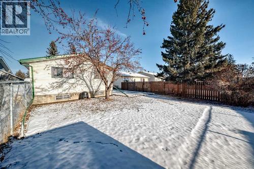 208 Bracewood Road Sw, Calgary, AB - Outdoor