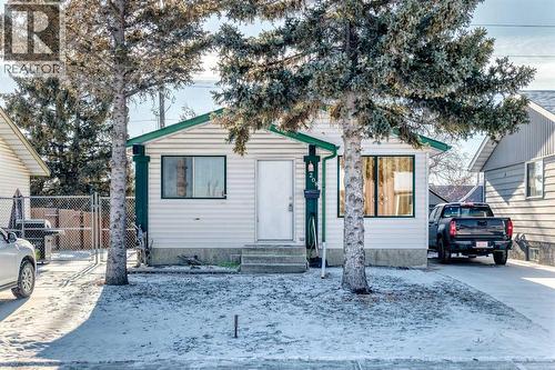 208 Bracewood Road Sw, Calgary, AB - Outdoor