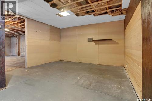 5336 5Th Avenue, Regina, SK - Indoor