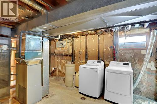 5336 5Th Avenue, Regina, SK - Indoor Photo Showing Laundry Room