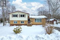5 Alpine Drive  Bridgewater, NS B4V 3A5