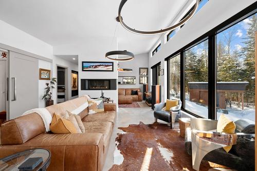 Salon - 10 Ch. De L'Oxalis, Harrington, QC - Indoor