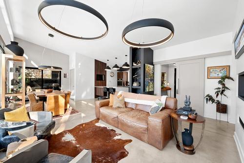 Salon - 10 Ch. De L'Oxalis, Harrington, QC - Indoor Photo Showing Living Room