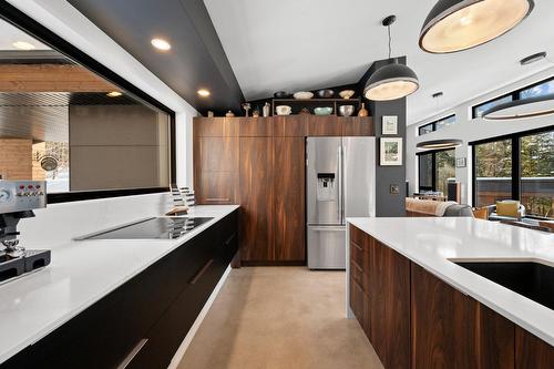 Cuisine - 10 Ch. De L'Oxalis, Harrington, QC - Indoor Photo Showing Kitchen With Double Sink With Upgraded Kitchen