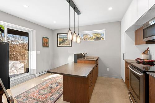 Cuisine - 10 Ch. De L'Oxalis, Harrington, QC - Indoor Photo Showing Kitchen