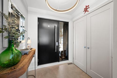 Hall d'entrée/Vestibule - 10 Ch. De L'Oxalis, Harrington, QC - Indoor Photo Showing Other Room