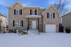 51 Rue Sicard  Laval (Auteuil), QC J7E 4K9