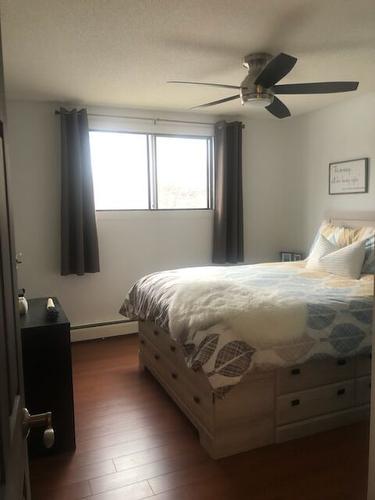 207-112 17Th Avenue, Cranbrook, BC - Indoor Photo Showing Bedroom