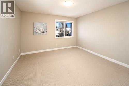 135 Everglade Circle Sw, Calgary, AB - Indoor Photo Showing Other Room