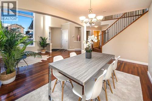 135 Everglade Circle Sw, Calgary, AB - Indoor Photo Showing Dining Room