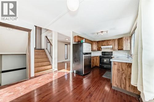 8007 Ranchview Drive Nw, Calgary, AB - Indoor Photo Showing Kitchen
