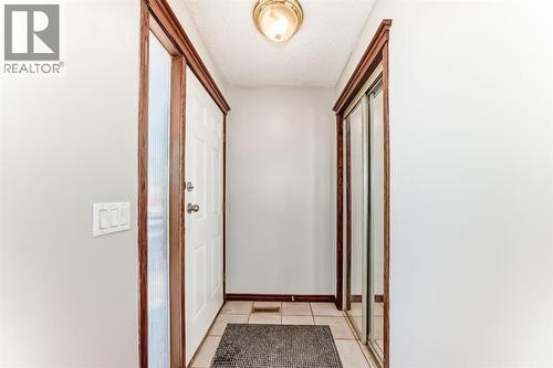 8007 Ranchview Drive Nw, Calgary, AB - Indoor Photo Showing Other Room