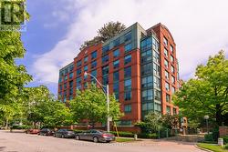 827 - 95 PRINCE ARTHUR AVENUE  Toronto, ON M5R 3P6