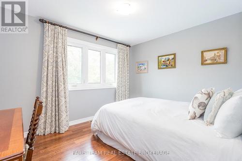 32 Cairns Boulevard, Springwater, ON - Indoor Photo Showing Bedroom