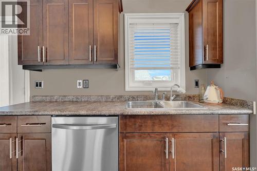 5302 Mitchinson Way, Regina, SK - Indoor Photo Showing Kitchen With Double Sink