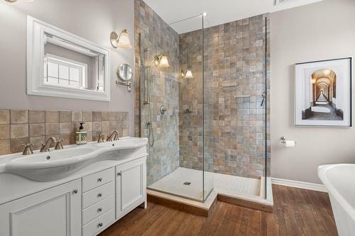 Salle de bains attenante à la CCP - 243 Rue Létourneau, Rigaud, QC - Indoor Photo Showing Bathroom