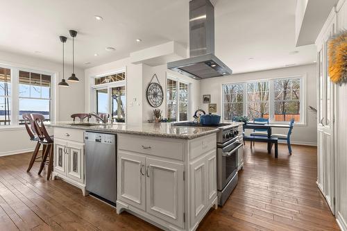 Cuisine - 243 Rue Létourneau, Rigaud, QC - Indoor Photo Showing Kitchen With Upgraded Kitchen