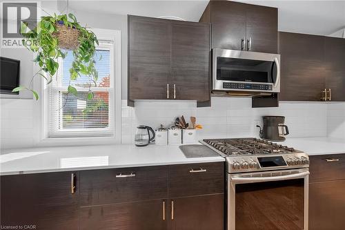211 Birchcliffe Crescent, Hamilton, ON - Indoor Photo Showing Kitchen With Upgraded Kitchen