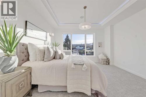 8136 47 Avenue Nw, Calgary, AB - Indoor Photo Showing Bedroom