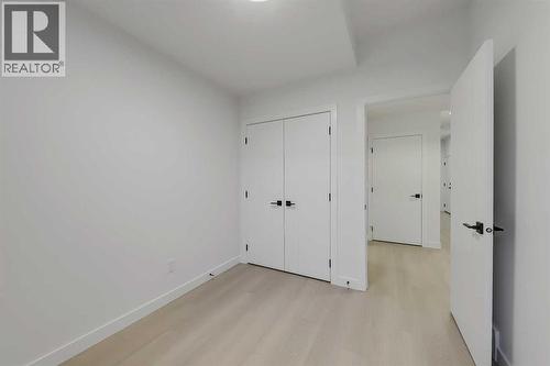 8136 47 Avenue Nw, Calgary, AB - Indoor Photo Showing Other Room